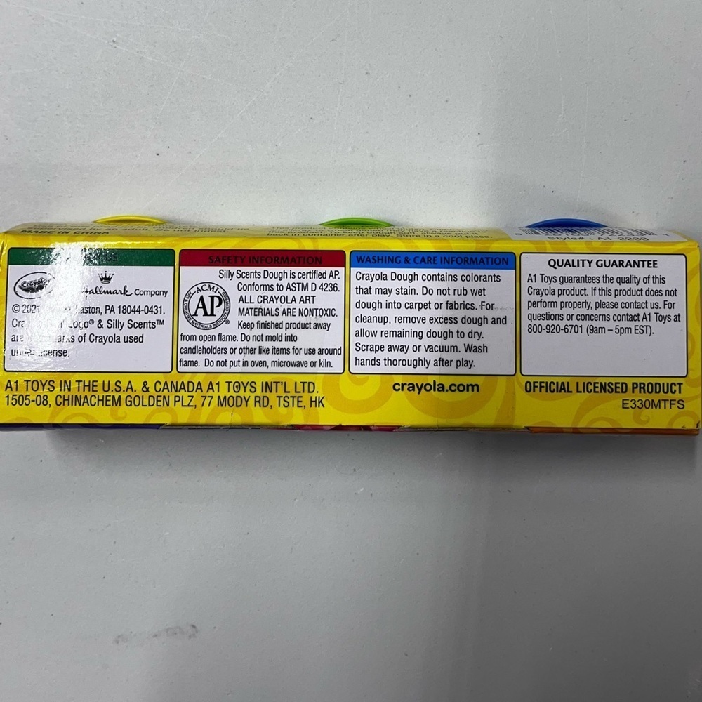 NEW Crayola Silly Scents Dough 3-Pack Age 2+ Blue/Green/Yellow - Picture 4 of 6